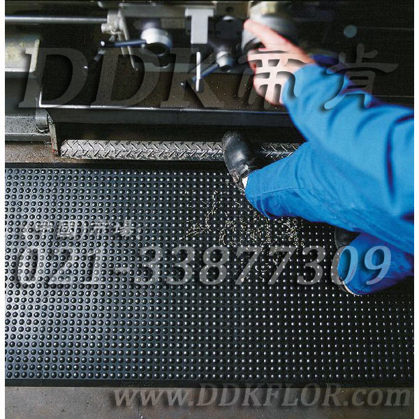 如何杜絕車間機器下面地上油污？機床地面油污來源分析及其對策簡述。