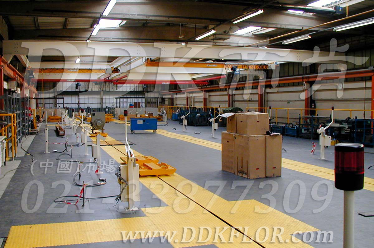 灰色+黃色_工業(yè)廠房地板鋪裝材料樣板圖片,帝肯(DDK)_2000_9979(工業(yè)廠房車間地面材料)效果圖,廠房地板材料,廠房地膠,廠房塑膠地板,廠房防滑地膠,維修車間地板,安全通道用地板,工業(yè)pvc地板,pvc工業(yè)地板,工業(yè)地板磚,工業(yè)地板,工業(yè)地板膠,工業(yè)地膠,工業(yè)塑膠地板,工業(yè)橡膠地板,工業(yè)防滑墊,pvc承重地板,耐重壓地板,工廠車間地膠,工廠車間地板革,車間pvc地板,車間塑膠地板,車間用地板膠,車間地板磚,車間地板,車間防砸地板,車間地膠墊,車間地面膠皮,倉(cāng)庫(kù)防潮地膠,倉(cāng)庫(kù)地板,防潮地板,防潮板,塑料拼裝地板,塑料拼接地板,塑料橡膠地毯,塑料地板