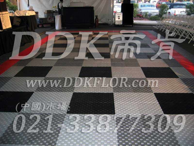 黑灰紅三色相拼展會展示地面樣板圖片,帝肯(DDK)_3000_680(展會地板材料)效果圖 黑灰紅三色相拼展會展示地面樣板圖片,帝肯(DDK)_3000_680(展會地板材料)效果圖,會展地板,可拼接展會塑膠地板,展會地板,展會地膠,展廳塑料格柵,展廳展車地墊,展臺地板,展銷會專用地板,摩托車展臺,汽車4s店卡扣展示板,汽車展廳地墊,汽車展廳地板,汽車展臺,汽車展示地墊,車型展示板,車展地板,車展地膠,移動篷房用地