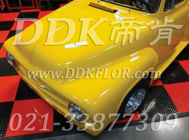 紅黑相間_汽車展廳鋪設(shè)樣板圖片,帝肯(DDK)_3000_680(展會地板材料)效果圖 紅黑相間_汽車展廳鋪設(shè)樣板圖片,帝肯(DDK)_3000_680(展會地板材料)效果圖,會展地板,可拼接展會塑膠地板,展會地板,展會地膠,展廳塑料格柵,展廳展車地墊,展臺地板,展銷會專用地板,摩托車展臺,汽車4s店卡扣展示板,汽車展廳地墊,汽車展廳地板,汽車展臺,汽車展示地墊,車型展示板,車展地板,車展地膠,