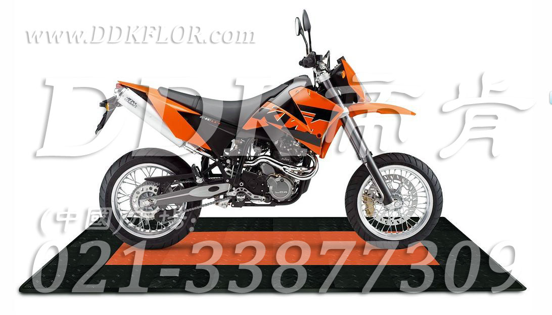 深灰+咖啡色_摩托車展臺地面鋪設(shè)材料樣板圖片,帝肯(DDK)_3000_680（展會地板材料）效果圖,摩托車展臺,會展地板,可拼接展會塑膠地板,展會地板,展會地膠,展廳塑料格柵,展廳展車地墊,展臺地板,展銷會專用地板,摩托車展臺,汽車4s店卡扣展示板,汽車展廳地墊,汽車展廳地板,汽車展臺,汽車展示地墊,車型展示板,車展地板,車展地膠