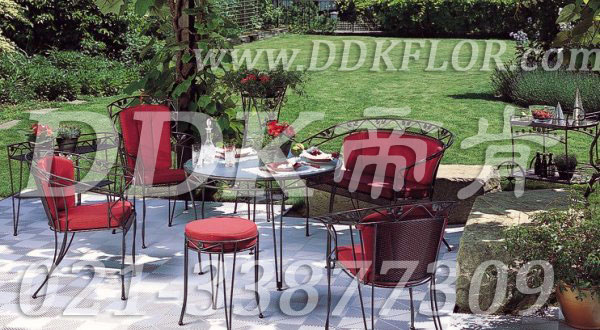 灰白鋪裝_戶外花園地面鋪塑膠地磚樣板圖片,帝肯(DDK)_8100_T550（室外花園地面材料）效果圖，戶外地磚,戶外地板,戶外花園地磚,pvc戶外地板,塑料戶外地板,幼兒園戶外地墊,幼兒園戶外地板,戶外地墊,戶外地毯,戶外地膠,戶外塑料地板,戶外塑膠地毯,戶外花園地板,戶外草坪地墊,戶外防滑墊,花園戶外地板,陽臺戶外地板,入戶花園地板,入戶花園地面,室外花園地磚,花園地板磚,露臺花園裝修,室外地板膠,室外地磚,室外地膠,室外塑料地板,室外塑膠地板,室外鏤空拼裝地板,室外防水地板,室外防滑地墊,室外生態(tài)地板,室外環(huán)保地板,室外防腐地板,室外陽臺地板,室外陽臺磚,室外露臺地磚,室外露臺裝修,幼兒園室外地膠