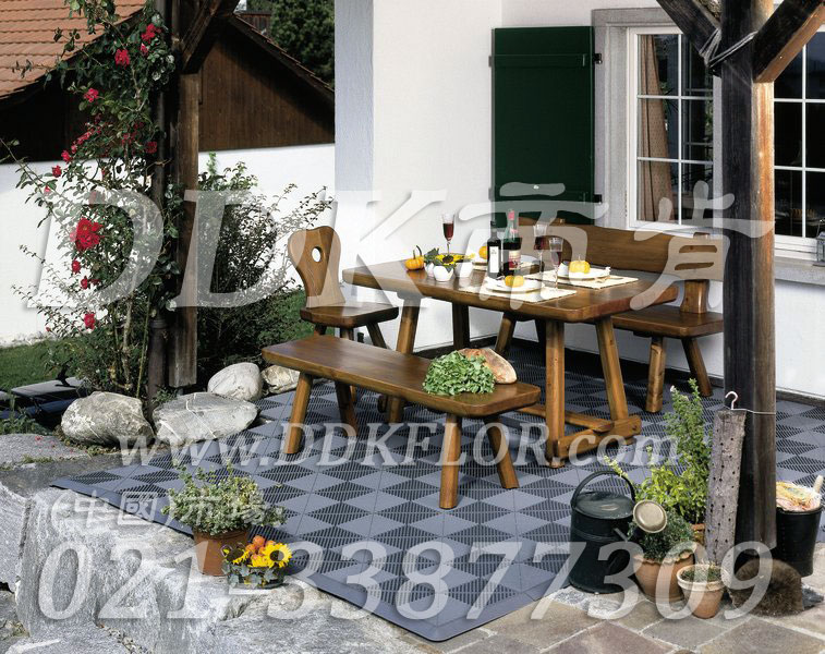 灰色戶外拼裝地板_室外花園地面鋪地材料樣板圖片,帝肯(DDK)_8100_T550（室外花園地面材料）效果圖，戶外地磚,戶外地板,戶外花園地磚,pvc戶外地板,塑料戶外地板,幼兒園戶外地墊,幼兒園戶外地板,戶外地墊,戶外地毯,戶外地膠,戶外塑料地板,戶外塑膠地毯,戶外花園地板,戶外草坪地墊,戶外防滑墊,花園戶外地板,陽臺戶外地板,入戶花園地板,入戶花園地面,室外花園地磚,花園地板磚,露臺花園裝修,室外地板膠,室外地磚,室外地膠,室外塑料地板,室外塑膠地板,室外鏤空拼裝地板,室外防水地板,室外防滑地墊,室外生態(tài)地板,室外環(huán)保地板,室外防腐地板,室外陽臺地板,室外陽臺磚,室外露臺地磚,室外露臺裝修,幼兒園室外地膠