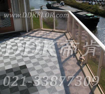 典雅灰白色_陽臺地面新型疏水地磚效果圖樣板圖片,帝肯(DDK)_8100_T500(露天陽臺地面材料)效果圖 典雅灰白色_陽臺地面新型疏水地磚效果圖樣板圖片,帝肯(DDK)_8100_T500(露天陽臺地面材料)效果圖,別墅陽臺地板,別墅陽臺裝修,室外陽臺地板,室外陽臺磚,室外露臺地磚,室外露臺裝修,舞臺地板,陽臺地板磚,陽臺地磚裝修,陽臺戶外地板,陽臺拼裝地板,陽臺裝修,露臺地板,露臺地磚,露臺地面裝修,露臺拼接地板,露臺花園裝修,露臺防滑地板,露臺防滑地磚,頂樓露臺裝修,室外生態(tài)地板,室外環(huán)保地板,室外防腐地板
