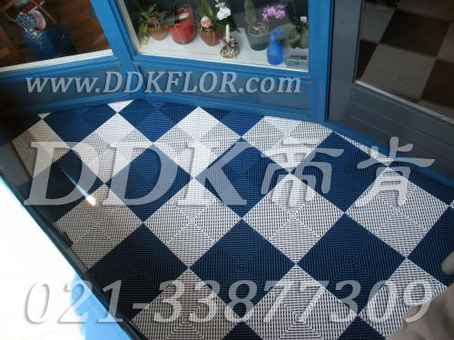 藍(lán)色+白色配色組合_室外陽臺地板鋪磚效果圖樣板圖片,帝肯(DDK)_8100_T500（露天陽臺地面材料）效果圖,別墅陽臺地板,別墅陽臺裝修,室外陽臺地板,室外陽臺磚,室外露臺地磚,室外露臺裝修,舞臺地板,陽臺地板磚,陽臺地磚裝修,陽臺戶外地板,陽臺拼裝地板,陽臺裝修,露臺地板,露臺地磚,露臺地面裝修,露臺拼接地板,露臺花園裝修,露臺防滑地板,露臺防滑地磚,頂樓露臺裝修,室外生態(tài)地板,室外環(huán)保地板,室外防腐地板