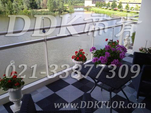 黑加白拼裝組合（1）_露天陽臺(tái)新型歐式功能性地板磚效果圖樣板圖片,帝肯(DDK)_8100_T500（露天陽臺(tái)地面材料）效果圖,別墅陽臺(tái)地板,別墅陽臺(tái)裝修,室外陽臺(tái)地板,室外陽臺(tái)磚,室外露臺(tái)地磚,室外露臺(tái)裝修,舞臺(tái)地板,陽臺(tái)地板磚,陽臺(tái)地磚裝修,陽臺(tái)戶外地板,陽臺(tái)拼裝地板,陽臺(tái)裝修,露臺(tái)地板,露臺(tái)地磚,露臺(tái)地面裝修,露臺(tái)拼接地板,露臺(tái)花園裝修,露臺(tái)防滑地板,露臺(tái)防滑地磚,頂樓露臺(tái)裝修,室外生態(tài)地板,室外環(huán)保地板,室外防腐地板