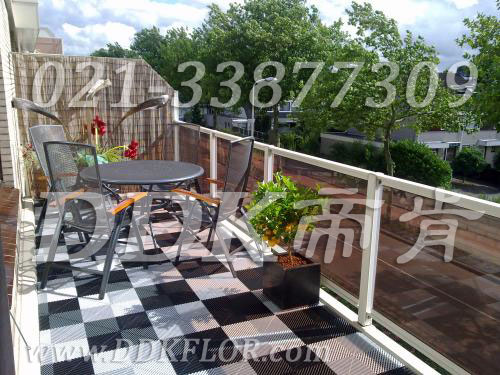 黑加白拼裝組合（2）_露天陽臺(tái)新型歐式功能性地板磚效果圖樣板圖片,帝肯(DDK)_8100_T500（露天陽臺(tái)地面材料）效果圖,別墅陽臺(tái)地板,別墅陽臺(tái)裝修,室外陽臺(tái)地板,室外陽臺(tái)磚,室外露臺(tái)地磚,室外露臺(tái)裝修,舞臺(tái)地板,陽臺(tái)地板磚,陽臺(tái)地磚裝修,陽臺(tái)戶外地板,陽臺(tái)拼裝地板,陽臺(tái)裝修,露臺(tái)地板,露臺(tái)地磚,露臺(tái)地面裝修,露臺(tái)拼接地板,露臺(tái)花園裝修,露臺(tái)防滑地板,露臺(tái)防滑地磚,頂樓露臺(tái)裝修,室外生態(tài)地板,室外環(huán)保地板,室外防腐地板