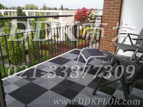 黑加白拼裝組合（5）_露天陽臺(tái)新型歐式功能性地板磚效果圖樣板圖片,帝肯(DDK)_8100_T500（露天陽臺(tái)地面材料）效果圖,別墅陽臺(tái)地板,別墅陽臺(tái)裝修,室外陽臺(tái)地板,室外陽臺(tái)磚,室外露臺(tái)地磚,室外露臺(tái)裝修,舞臺(tái)地板,陽臺(tái)地板磚,陽臺(tái)地磚裝修,陽臺(tái)戶外地板,陽臺(tái)拼裝地板,陽臺(tái)裝修,露臺(tái)地板,露臺(tái)地磚,露臺(tái)地面裝修,露臺(tái)拼接地板,露臺(tái)花園裝修,露臺(tái)防滑地板,露臺(tái)防滑地磚,頂樓露臺(tái)裝修,室外生態(tài)地板,室外環(huán)保地板,室外防腐地板