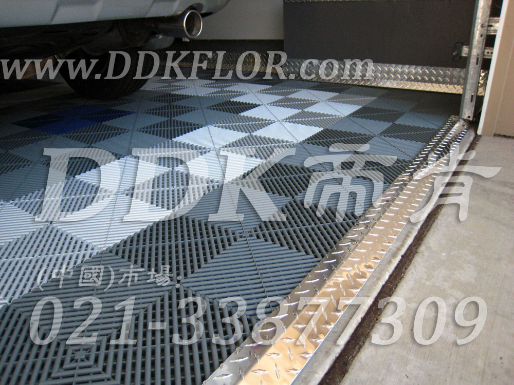 私人車庫地面鋪裝地板材料(13)_灰色組合樣板圖片,帝肯(DDK)_8100_C618(私人車庫地面材料)效果圖 私人車庫地面鋪裝地板材料(13)_灰色組合樣板圖片,帝肯(DDK)_8100_C618(私人車庫地面材料)效果圖,別墅私家車庫裝修,車庫pvc地板,車庫地坪,車庫地墊,車庫地板,車庫地膠,車庫塑料地毯,車庫塑膠地板,車庫防滑墊