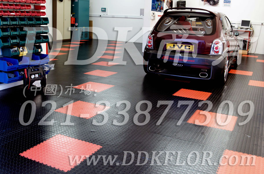 私家車庫裝修車庫地坪地面材料(6)_黑色加紅色銅錢表面地板樣板圖片,帝肯(DDK)_2000_C618(地下車庫地面材料)效果圖 私家車庫裝修車庫地坪地面材料(6)_黑色加紅色銅錢表面地板樣板圖片,帝肯(DDK)_2000_C618(地下車庫地面材料)效果圖,車庫pvc地板,車庫地坪,車庫地板,車庫地墊,車庫地膠,車庫塑料地毯,車庫塑膠地板,車庫防滑墊,別墅私家車庫裝修