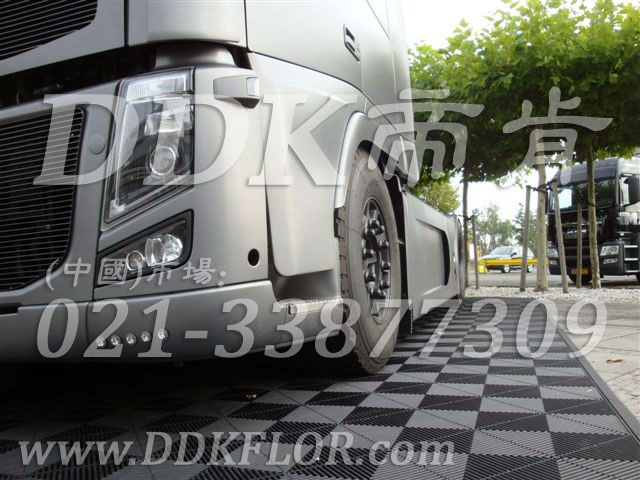 灰色組合安裝(14)_汽車(chē)室外展覽展會(huì)地面地板材料樣板圖片,帝肯(DDK)_8100_680(展覽地面地板材料)效果圖 灰色組合安裝(14)_汽車(chē)室外展覽展會(huì)地面地板材料樣板圖片,帝肯(DDK)_8100_680(展覽地面地板材料)效果圖,會(huì)展地板,可拼接展會(huì)塑膠地板,展會(huì)地板,展會(huì)地膠,展廳塑料格柵,展廳展車(chē)地墊,展臺(tái)地板,展銷(xiāo)會(huì)專用地板,汽車(chē)4s店卡扣展示板,汽車(chē)展廳地墊,汽車(chē)展廳地板,汽車(chē)展臺(tái),汽車(chē)展示地墊,車(chē)型展示板,車(chē)展地板,車(chē)展地膠