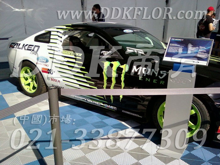 藍(lán)色加灰色組合安裝(24)_汽車(chē)戶外巡回秀展覽展會(huì)活動(dòng)銷(xiāo)售帳篷地面地板材料樣板圖片,帝肯(DDK)_8100_680(展覽地面地板材料)效果圖 藍(lán)色加灰色組合安裝(24)_汽車(chē)戶外巡回秀展覽展會(huì)活動(dòng)銷(xiāo)售帳篷地面地板材料樣板圖片,帝肯(DDK)_8100_680(展覽地面地板材料)效果圖,會(huì)展地板,可拼接展會(huì)塑膠地板,展會(huì)地板,展會(huì)地膠,展廳塑料格柵,展廳展車(chē)地墊,展臺(tái)地板,展銷(xiāo)會(huì)專用地板,汽車(chē)4s店卡扣展示板,汽車(chē)展廳地墊,汽車(chē)展廳地板,汽車(chē)展臺(tái),汽車(chē)展示地墊,車(chē)型展示板,車(chē)展地板,車(chē)展地膠