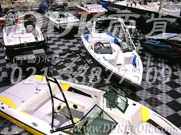 淺灰加深灰組合安裝(29)_游艇展覽展銷(xiāo)會(huì)展臺(tái)區(qū)地面地板鋪裝材料樣板圖片,帝肯(DDK)_8100_680(展覽地面地板材料)效果圖 淺灰加深灰組合安裝(29)_游艇展覽展銷(xiāo)會(huì)展臺(tái)區(qū)地面地板鋪裝材料樣板圖片,帝肯(DDK)_8100_680(展覽地面地板材料)效果圖,會(huì)展地板,可拼接展會(huì)塑膠地板,展會(huì)地板,展會(huì)地膠,展廳塑料格柵,展廳展車(chē)地墊,展臺(tái)地板,展銷(xiāo)會(huì)專用地板