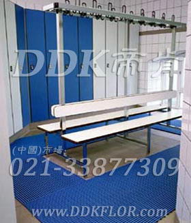 帝肯(DDK)_1900_337（浴室及更衣間地面防滑材料）浴室防滑地膠,浴室防滑墊,浴室防滑疏水磚,浴池防滑地墊,浴池防滑墊,淋浴房防滑墊,衛(wèi)浴防滑墊,浴室pvc格柵地板,