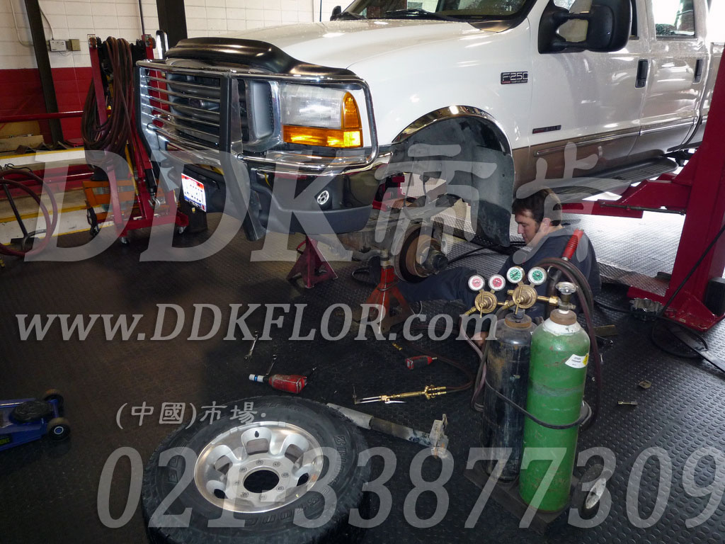 6186維修機(jī)械車間用耐油、耐砸、易清潔的工業(yè)地板地面材料