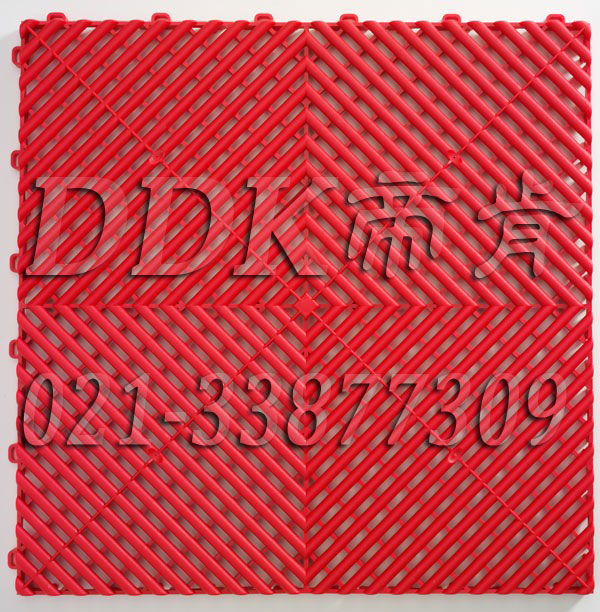 紅色回字條紋網(wǎng)格板（3）樣板圖片,帝肯(DDK)_8100（Besen|貝森）效果圖,塑料網(wǎng)格扳,塑料防滑網(wǎng)格墊,塑料網(wǎng)格防滑地墊,網(wǎng)格塑料墊,網(wǎng)格塑料地板墊,網(wǎng)格地板,網(wǎng)格地墊,網(wǎng)格防滑墊,網(wǎng)孔地墊,防滑塑料網(wǎng)格,pvc防水地墊,z字型疏水墊,塑膠透水地板,室外防滑透水墊,排水地墊,排水地板,排水防滑墊,泄水型地板磚,漏水地墊,漏水地膠,疏水地毯,疏水地席,疏水地墊,疏水防滑墊,疏水防滑地墊,疏水磚,疏水板,疏水墊,耐油耐水地墊,透水地墊,茶水間防滑地墊,防水地毯,防水地膠墊,防水墊,防水防滑墊,防水地墊,隔水地墊,防滑隔水墊,隔水地板,隔水材料,活動地板,漏水防滑墊,漏水橡膠墊,PVC拼接地墊,塑料拼裝地板,塑料拼接地板,室外拼接地墊,室外鏤空拼裝地板,拼裝地墊,拼接式防滑墊,拼接式地墊,拼接地板,拼裝地板,拼裝地膠,防滑拼墊,組合式地墊,模塊地墊,模塊地板