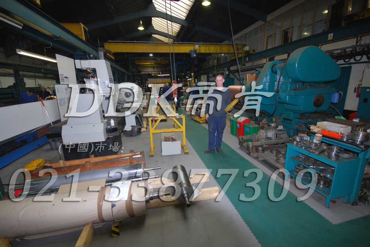重型機械加工廠房的地面新型耐壓拼裝式地板_灰色和綠色樣板圖片,帝肯(DDK)_2000_8979（廠房地面做法圖集）效果圖,廠房地板材料,廠房地膠,廠房塑膠地板,廠房防滑地膠,工廠地板,工廠用塑料地板,工廠塑膠地板,工廠車間地板革