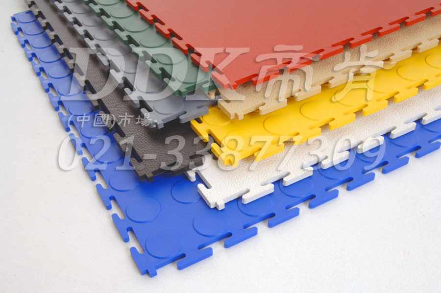 【化驗室理化操作間地面材料】話題 #理化操作間的地面選材之討論#