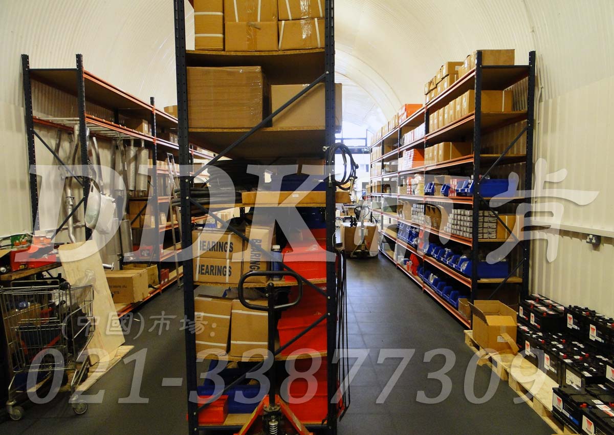 工廠(chǎng)倉(cāng)儲(chǔ)庫(kù)房地面鋪裝實(shí)景_耐磨耐壓灰色拼裝塑化地板材料效果圖樣板圖片,帝肯(DDK)_2000_7850（倉(cāng)庫(kù)及庫(kù)房地面耐磨材料）效果圖，庫(kù)房塑膠地板,庫(kù)房地膠墊,庫(kù)房地磚,庫(kù)房地板