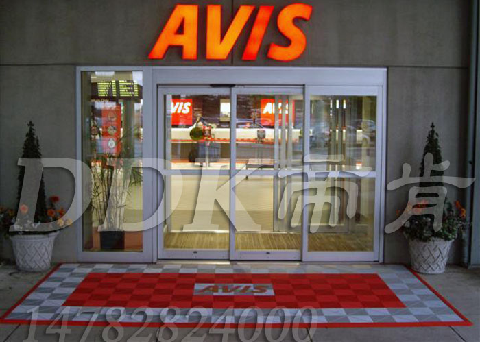 進(jìn)門(mén)地墊那種材料好？耐磨塑料門(mén)墊樣板圖片,帝肯(DDK)_8100_900（大門(mén)入口防滑墊）效果圖，刮泥門(mén)墊,塑料門(mén)墊,塑膠門(mén)墊,門(mén)口腳墊,門(mén)前墊,門(mén)前地墊,進(jìn)門(mén)地墊,進(jìn)門(mén)腳墊,防滑門(mén)墊,除塵門(mén)墊,門(mén)墊,門(mén)口防滑墊,門(mén)口防滑地膠,門(mén)口防滑地墊