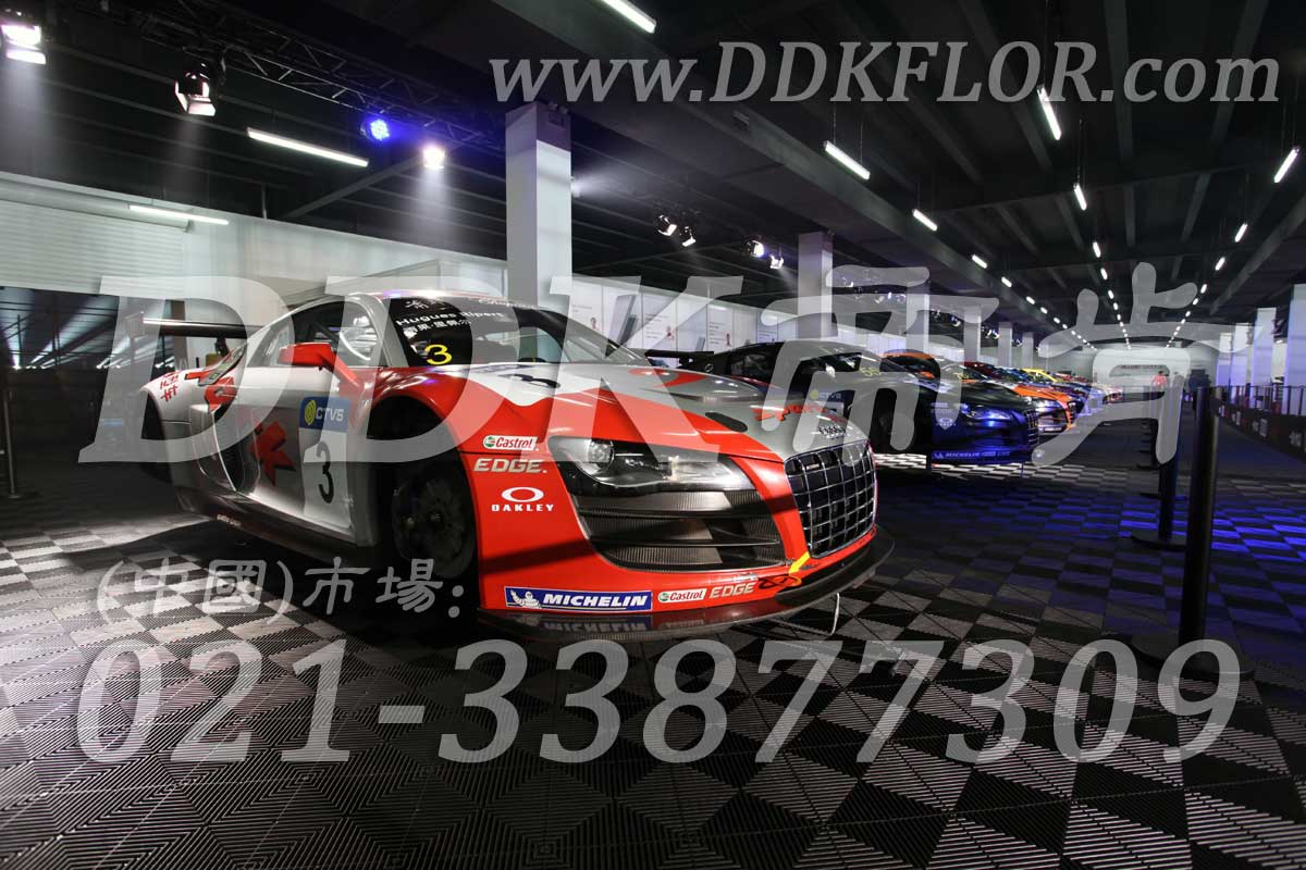 深灰色拼塊型抗壓耐油防滑地鋪材料樣板圖片,帝肯(DDK)_8100_6008（賽車P房帳篷地板）效果圖，帳篷地膠