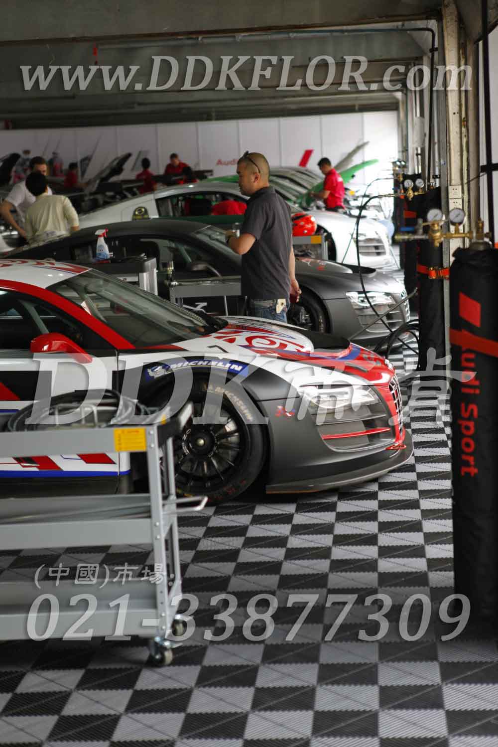 6-F1珠海站汽車維護(hù)區(qū)專用黑色抗壓地板樣板圖片,帝肯(DDK)_8100_6008（賽車P房帳篷地板）效果圖，帳篷地膠