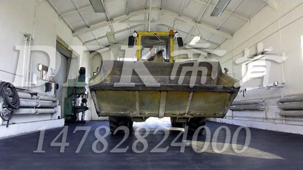 【重型防壓耐沖擊地板保護(hù)材料】過(guò)重車(chē)的工廠樓面過(guò)道怎么處理？樣板圖片,帝肯(DDK)_2000_9979(工業(yè)廠房車(chē)間地面材料)效果圖,pvc承重地板,承重地磚,承重地膠墊,耐重壓地板,重型地板,抗壓地板,耐壓地膠,耐壓地磚,耐壓地板