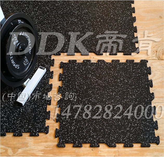 【啞鈴地墊/啞鈴地毯】拼裝式啞鈴地墊地毯樣板圖片,帝肯(DDK)_S3020_P500（Niki|耐柯）效果圖，自由力量區(qū)地膠,健身房防震地墊