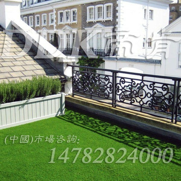 【塑料綠色草坪】戶外地面鋪塑膠地墊好還是人工塑料綠色草坪好？