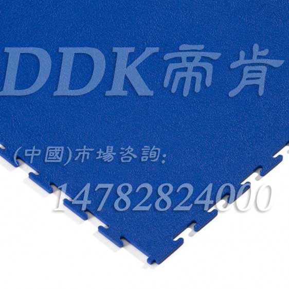 【半硬質(zhì)聚氯乙烯塊狀地板】標準型藍色定制款半硬質(zhì)聚氯乙烯塊狀鎖扣地板樣板圖片,「帝肯(DDK)_2000」效果圖,軟地磚,軟質(zhì)地板