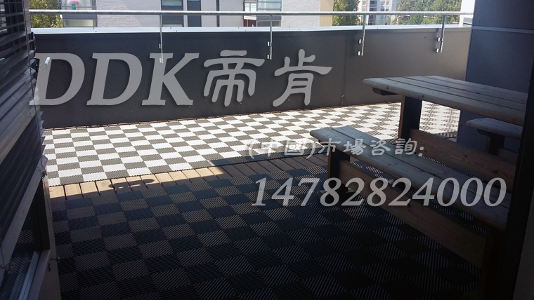 露臺(tái)鋪磚效果圖