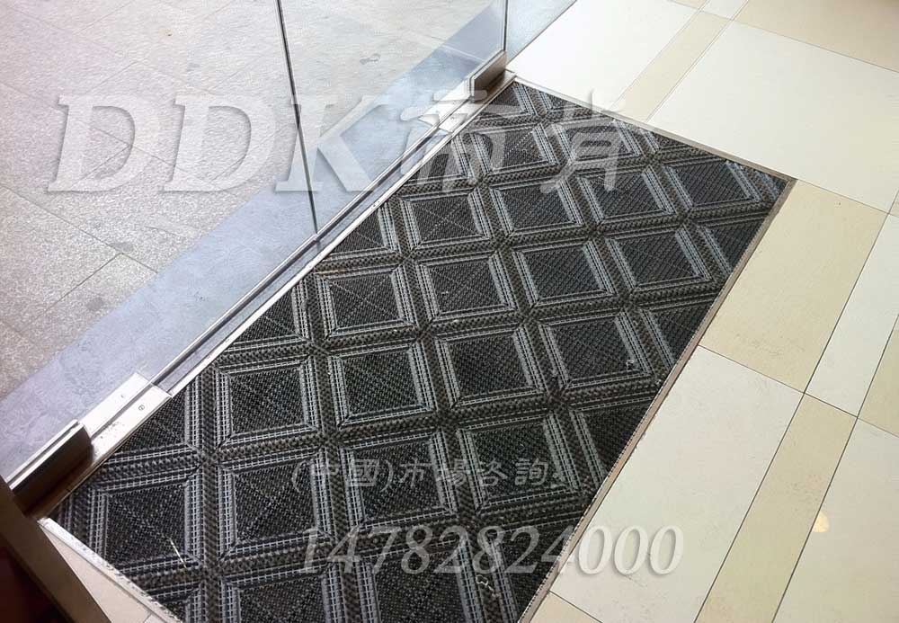 室內(nèi)外出入口防滑墊全草尖灰色 酒店商場進(jìn)門大門刮泥地墊 塑料除塵腳墊，三合一防塵地墊,三合一門墊,三合一門口毯,三合一模塊地墊,三合一地墊,三合一地架,三合一防塵墊,三合一除塵墊 