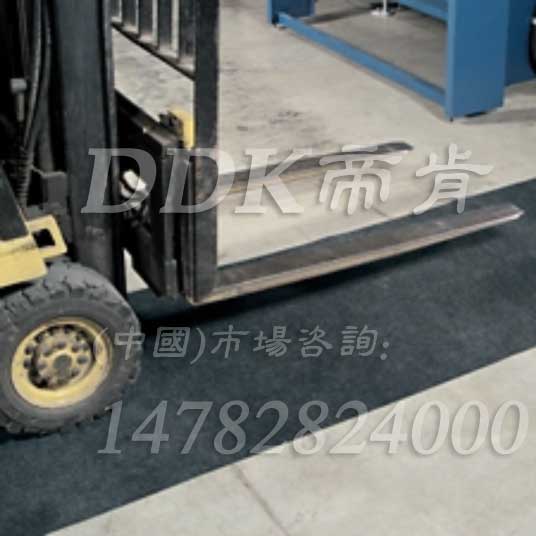 防塵吸灰通道地毯 車輪吸塵防臟 經(jīng)濟(jì)型防污染地面保護(hù)墊，叉車地墊,叉車地板,叉車地膠墊,刮泥除塵地墊,入口防塵地墊,吸水吸塵地墊,吸塵地毯,三合一除塵墊,防塵地墊,防塵墊,門口除塵地墊,門口防塵地毯,門口防塵地墊,門口防塵墊,防塵防污地墊,防塵防滑地墊,門口地面除塵刷,防滑除塵地墊,除塵地毯,除塵墊,除塵腳墊,吸水地墊,吸水地毯,吸濕墊,工業(yè)吸油地墊