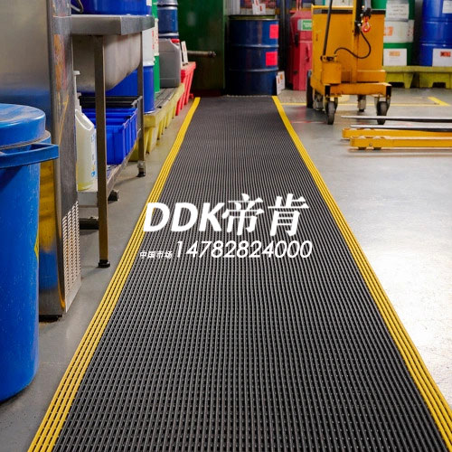 防滑防油地毯，隔水材料，隔水地墊，防滑隔水墊，工業(yè)地墊，車間防滑地墊，重型工業(yè)隔水隔油墊 豎條紋防滑PVC漏孔地毯